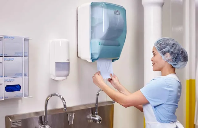 Dozator Tork Washstation: Soluția ideală pentru igiena în medii dificile